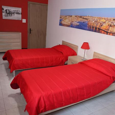 Very bright well kept apartment Marsaskala Buitenkant foto